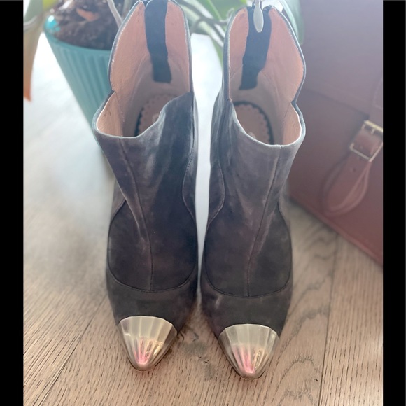 Diesel suede capped toe booties - Picture 3 of 7